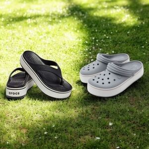2 Pairs Of Crocs classic Unisex shoes platform mule & Flip Flop Iconic comfort